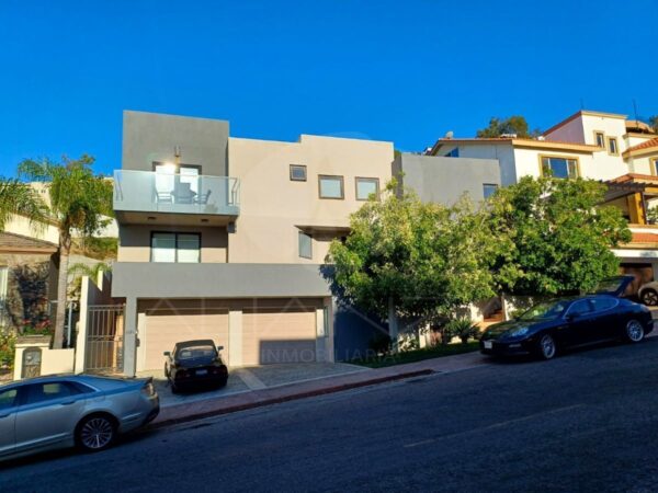 Casa en Cumbres de Juárez, Tijuana
